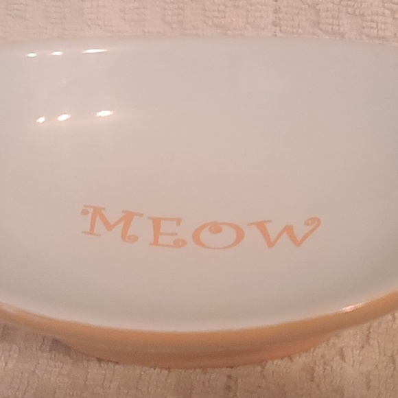 Cat Dishes (2) - Picture 2 of 3